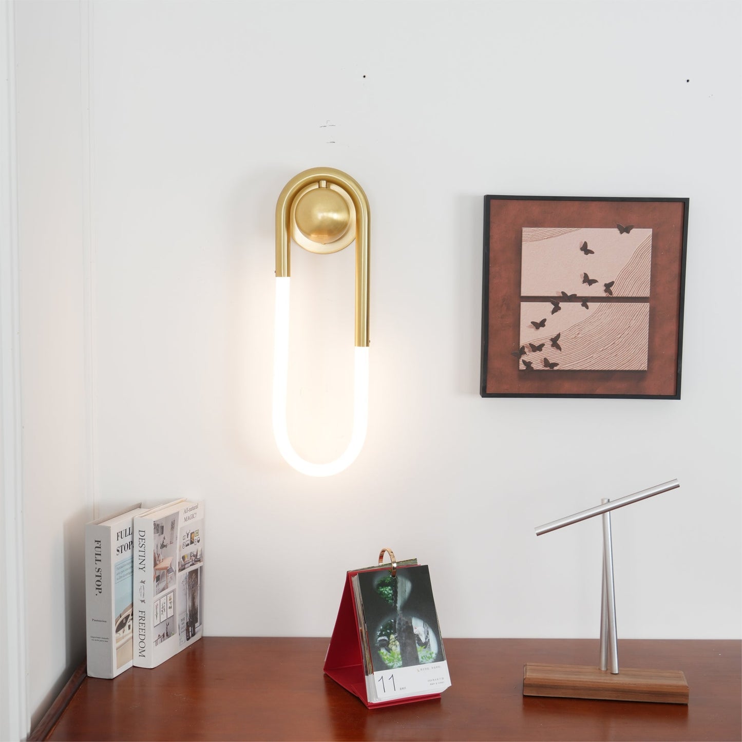 Rodi Loop Wall Lamp